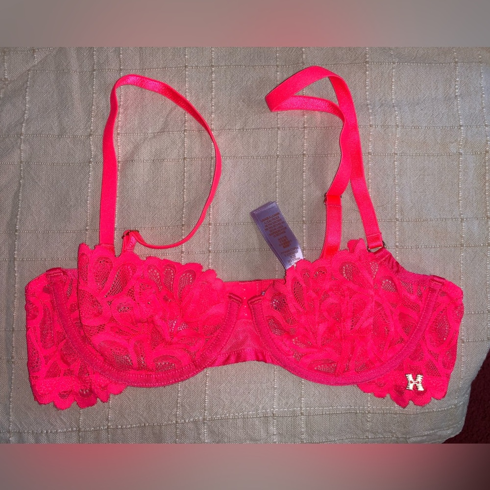 Savage x Fenty Lacey Pink Bra